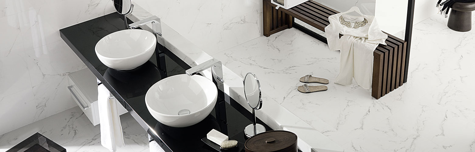 Керамическая плитка Porcelanosa Marmol Carrara: фото в интерьере